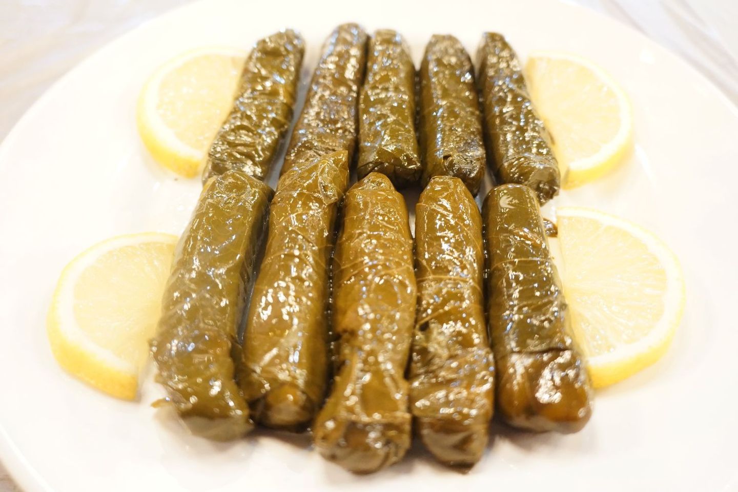 أوراق العنب ثم قطع