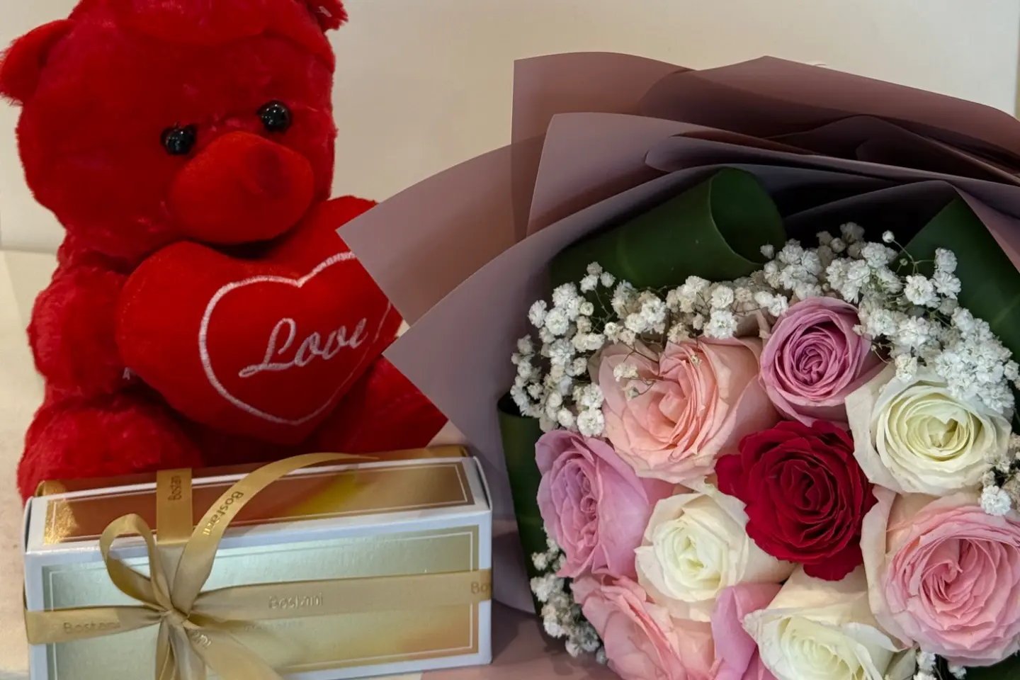 بوكيه بنكي مع شوكلاته بستاني ودبدوب احمر ١٢