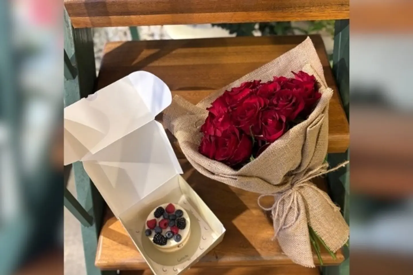 باقة ورد مع كيك