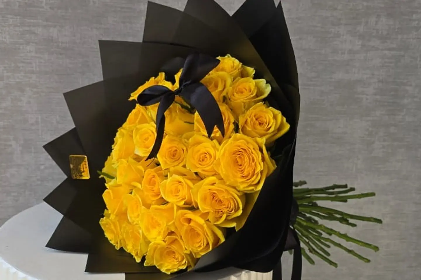 ثلاثين وردة صفراء