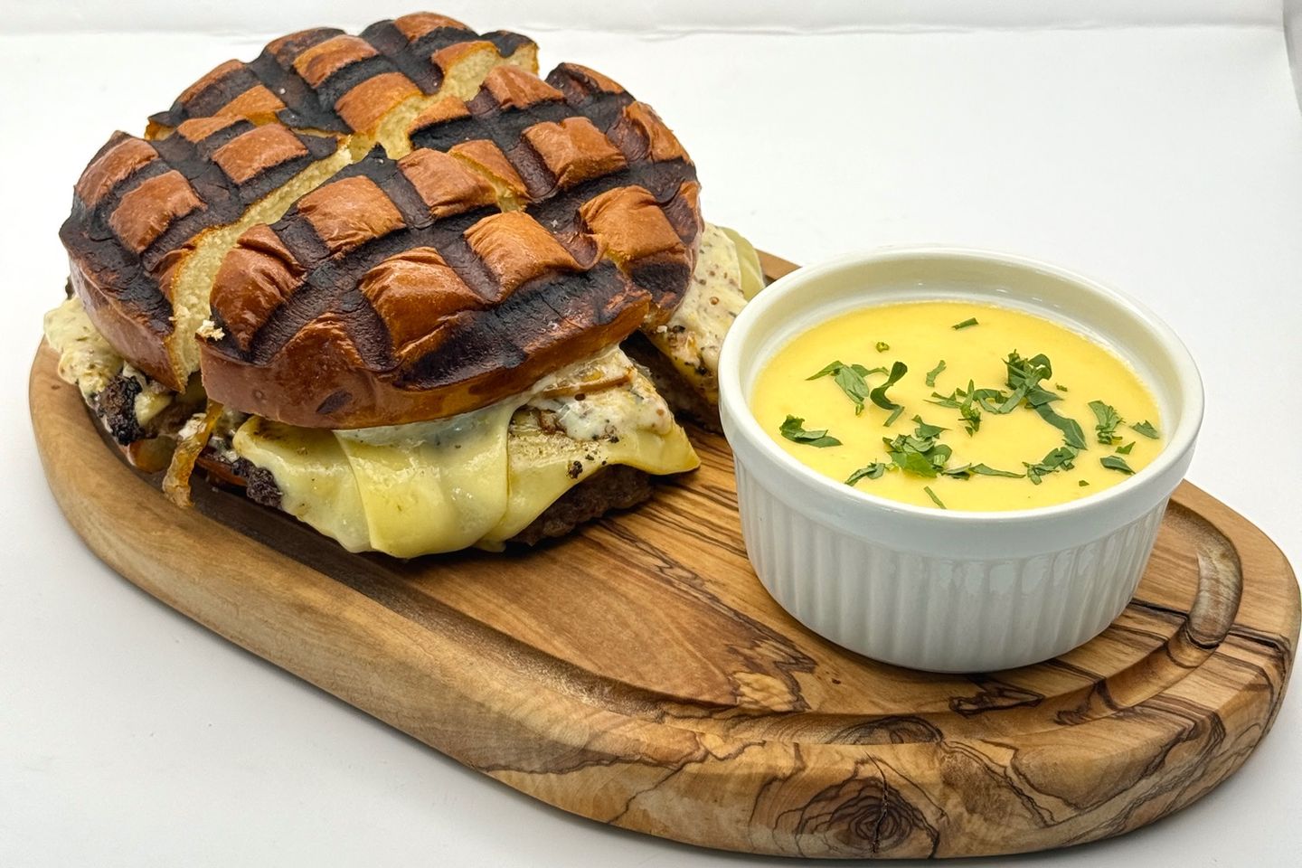 Charcoal Grilled Burger à La Pattis