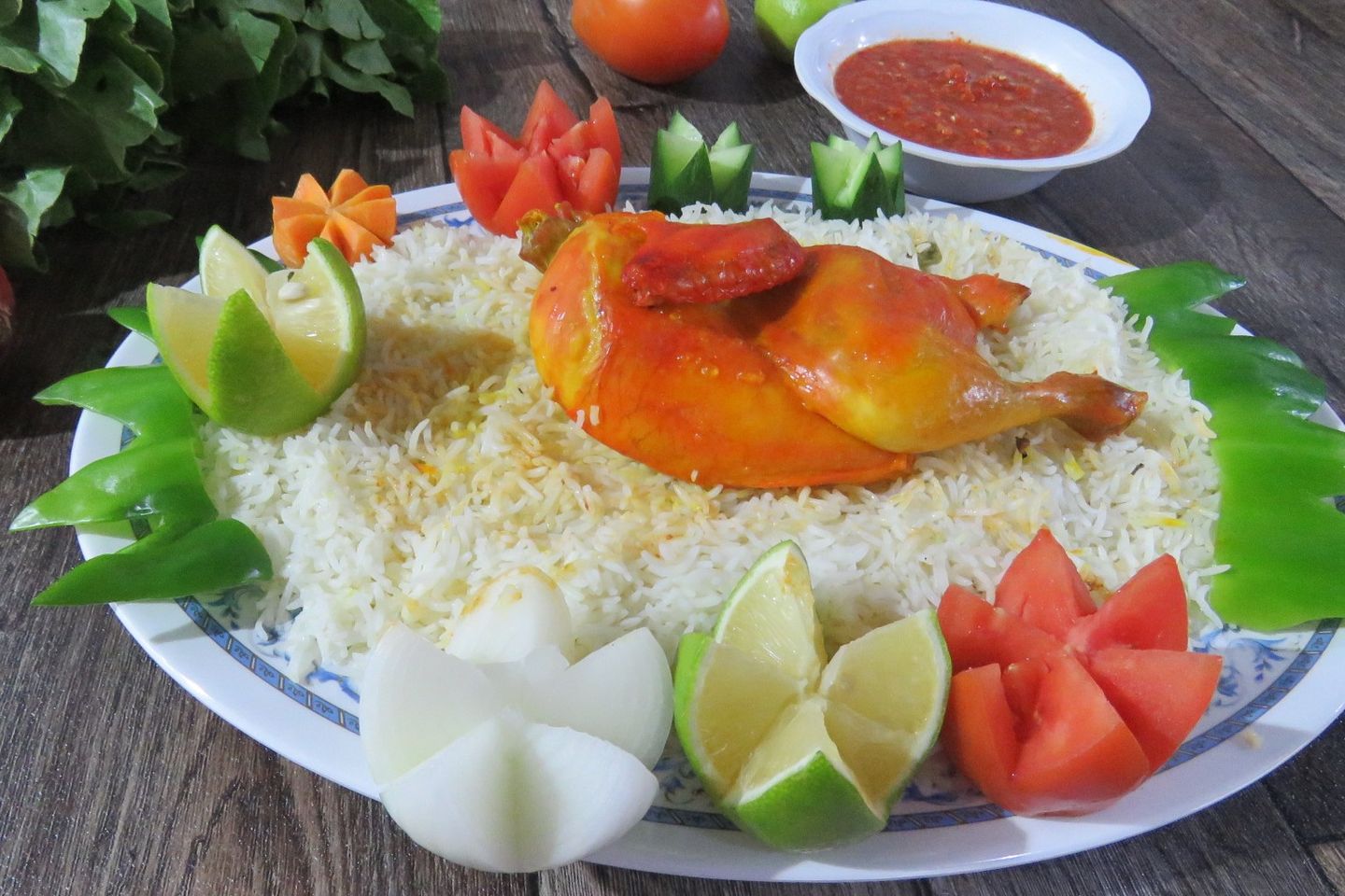 نصف حبة دجاج مندي مع ارز شعبي