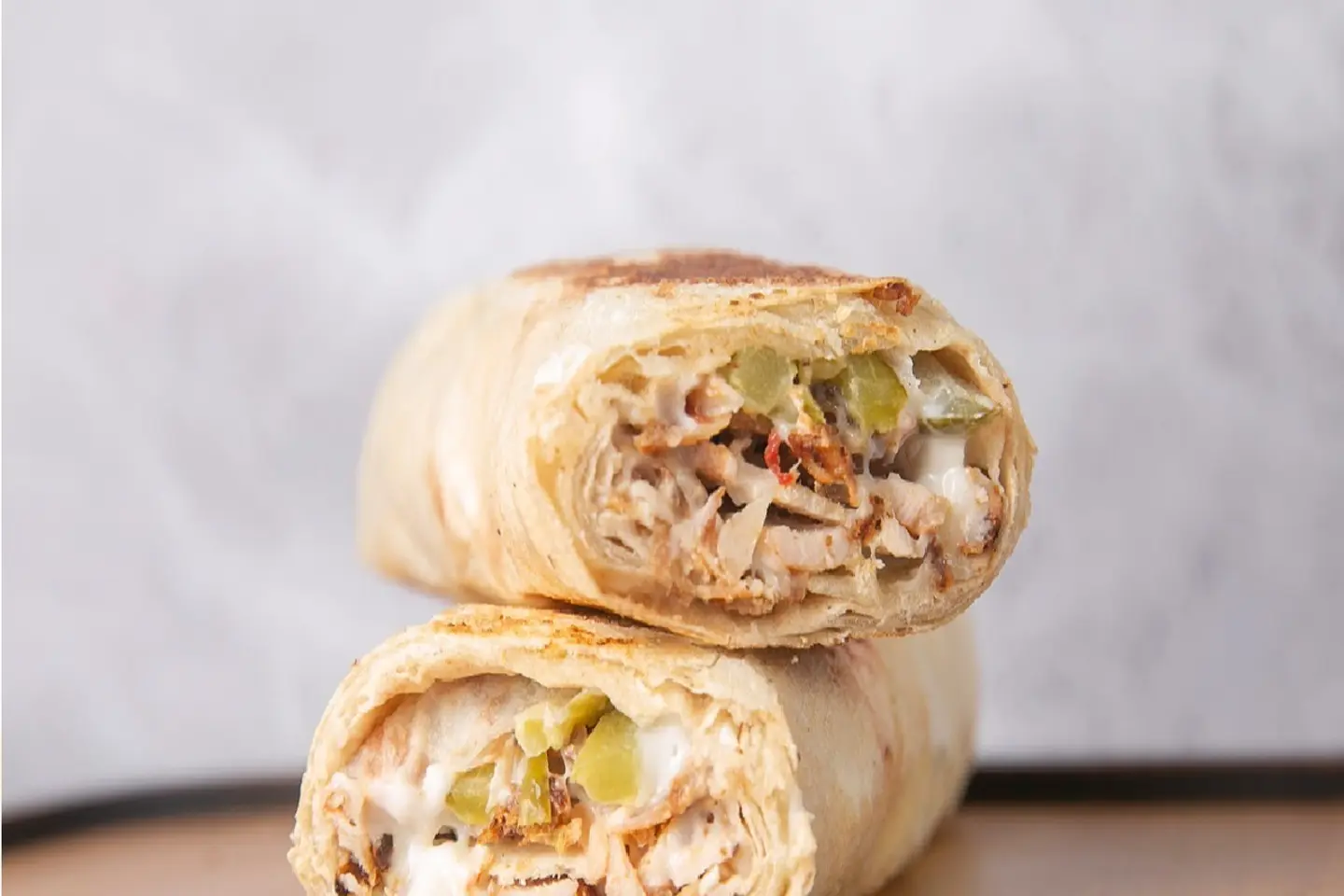 ساندويتش شاورما دجاج سبايسي