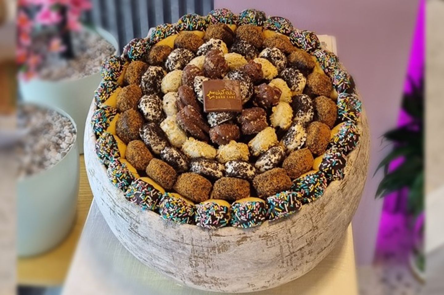 Big Petit Four