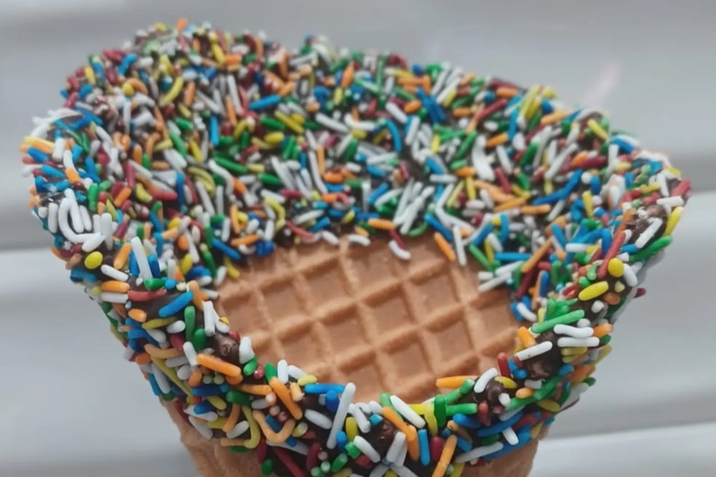 Dip Cone Extra Sprinkles