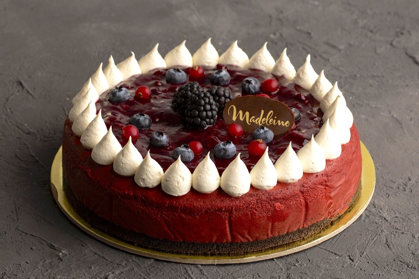 Oreo Red Velvet Cheesecake   Big