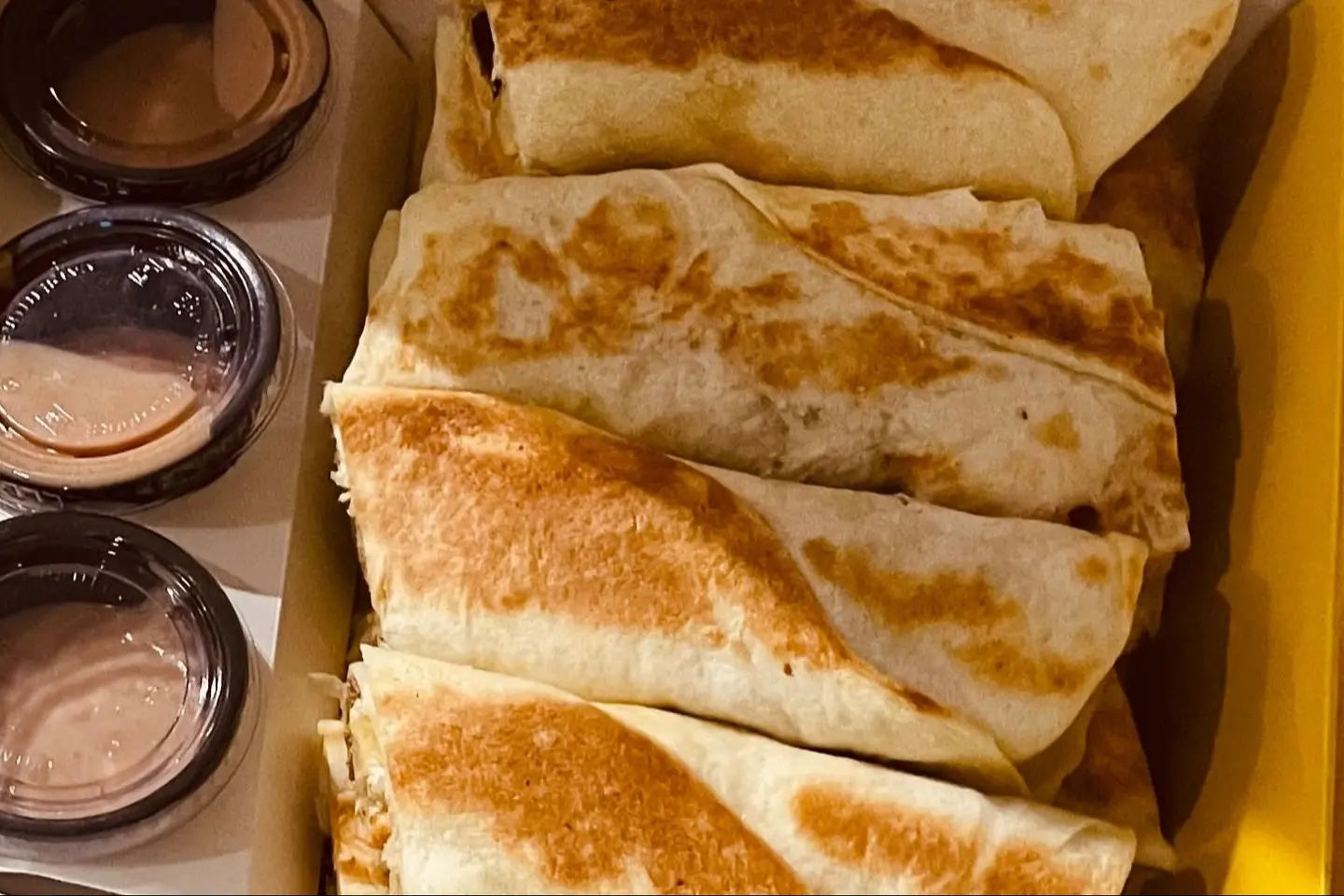 بوكس ساندويتشات كبدة