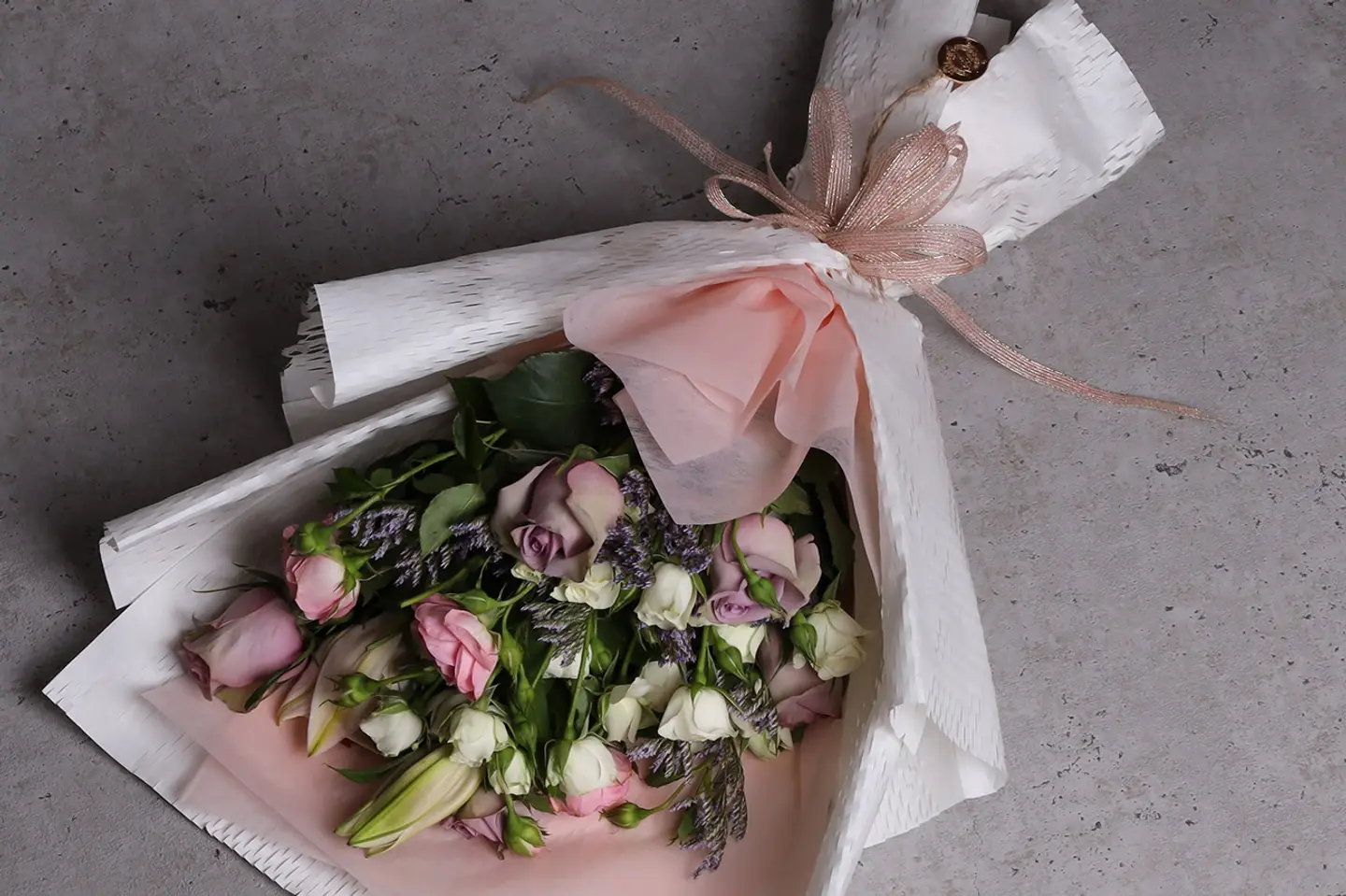 Natural Keukenhof Rose Bouquet46