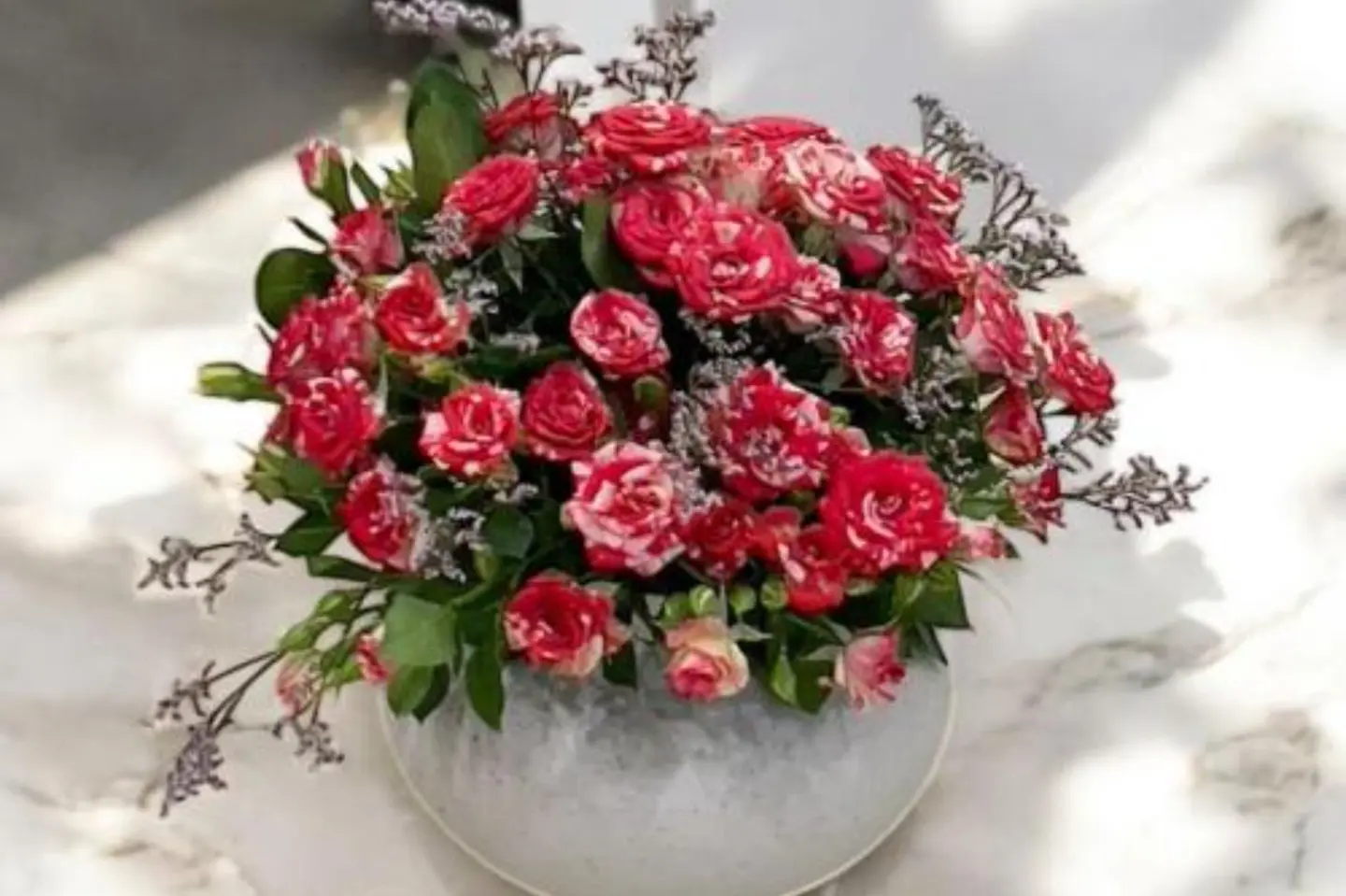 Elegance Vase Natural Roses