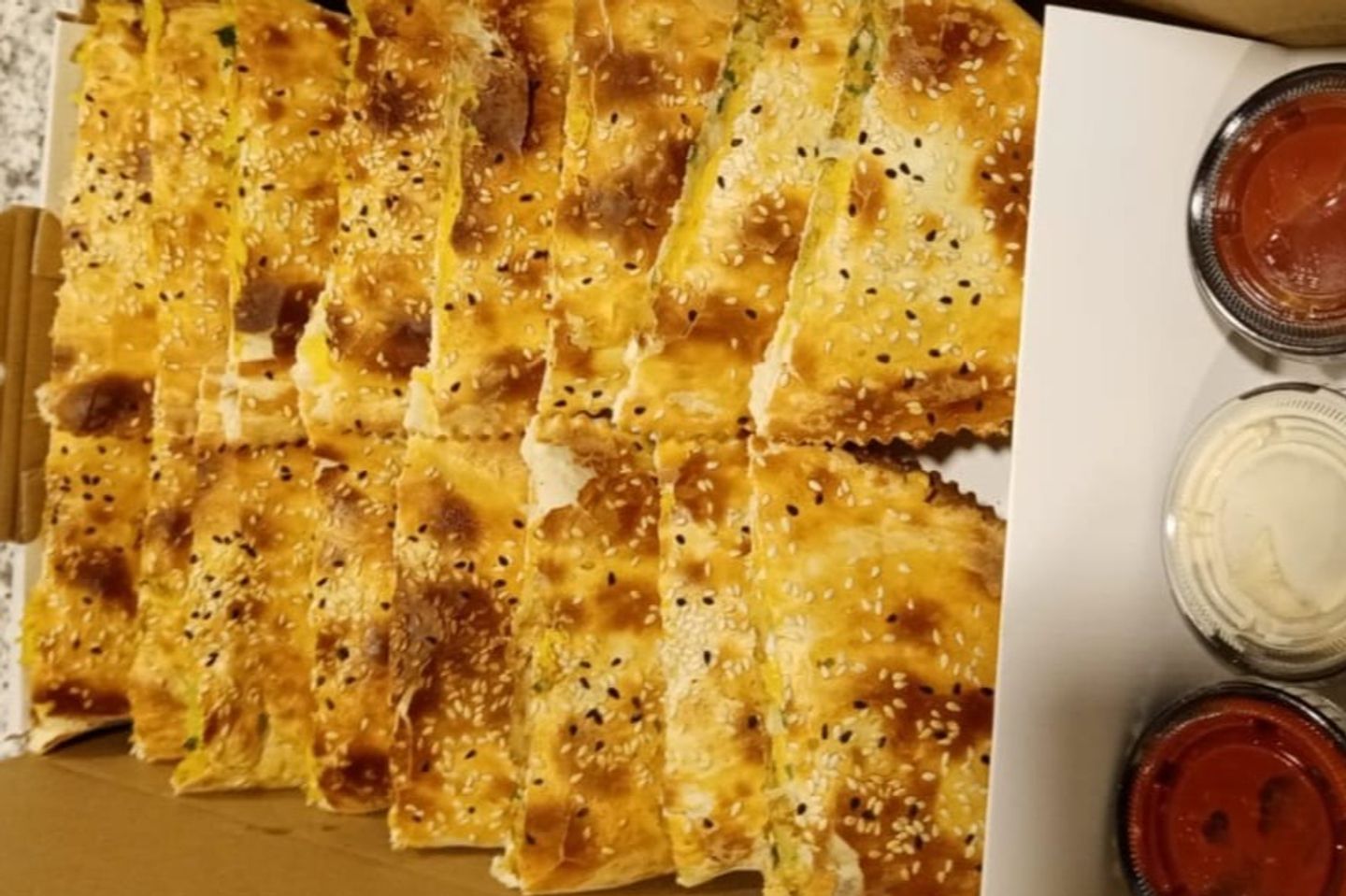 بوكس فطائر اجبان ١٦ قطع
