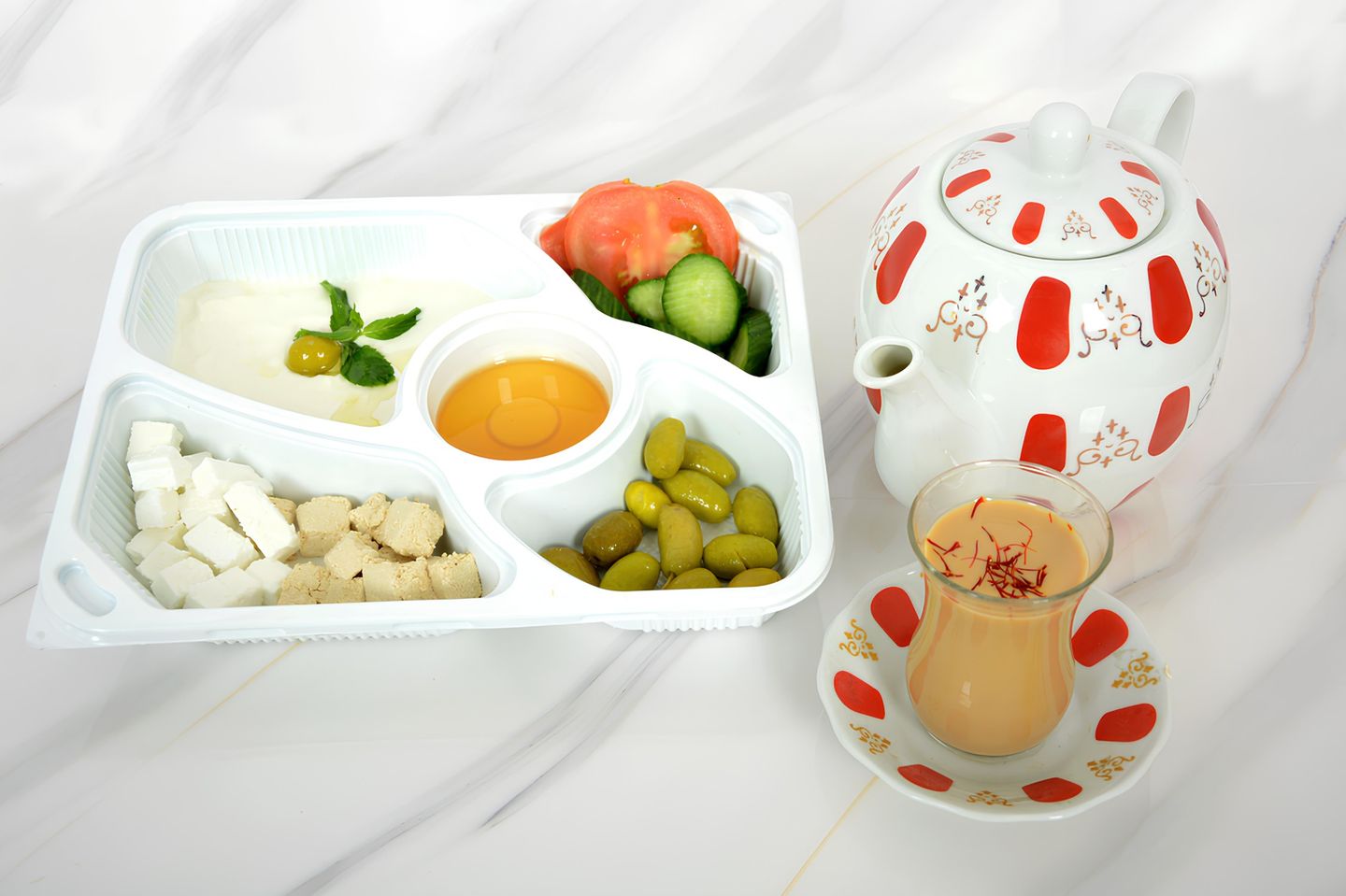 Nawashef Box With Karak Tea