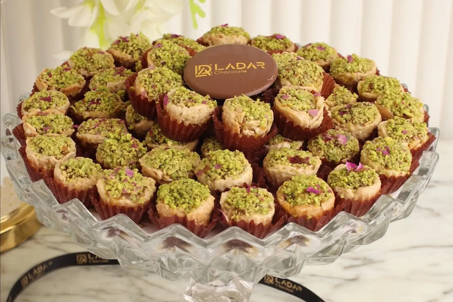 Bahraini Sweets Tray Gulf Heritage With A Luxurious Taste 950 1000 Grams
