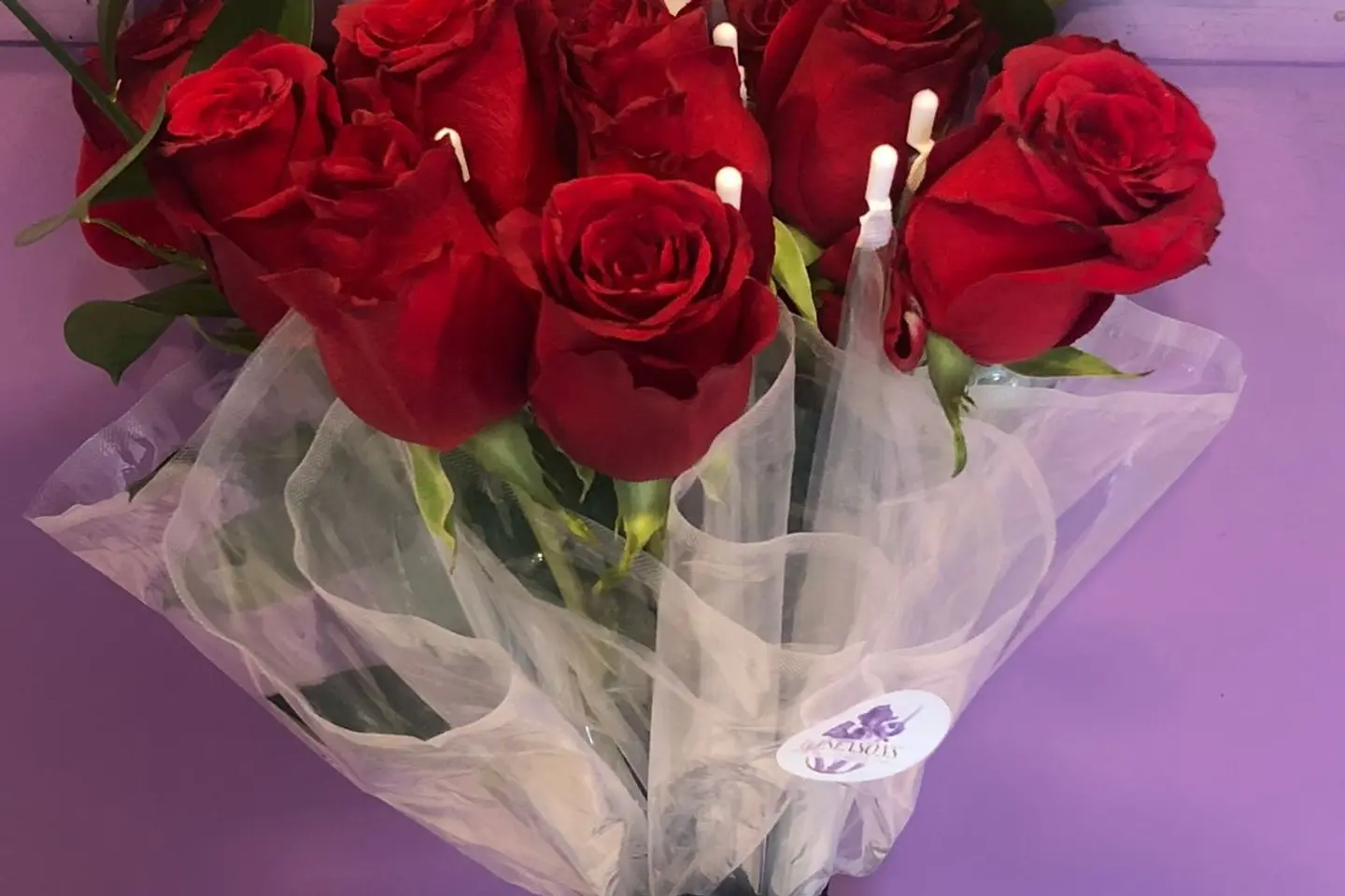 مظلة ورد احمر