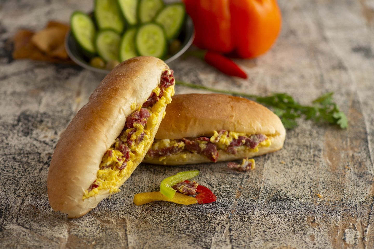 عرض ونص اتنين فول و اتنين فلافل و اتنين حبة بيض