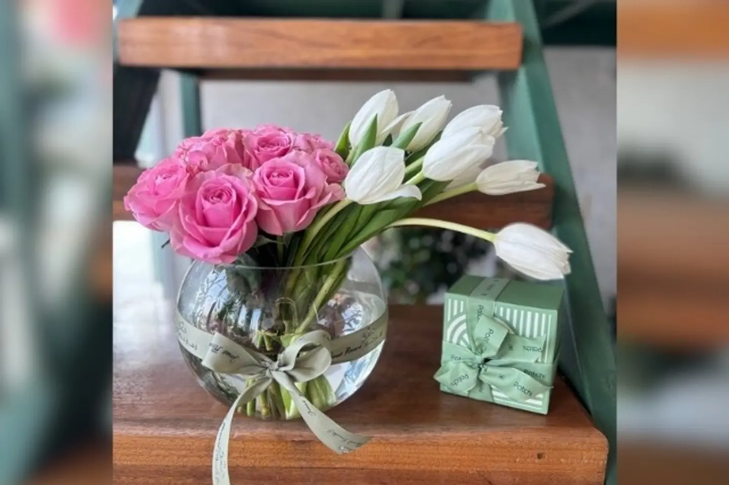 فازة ورد مميزة مكس توليب وجوري