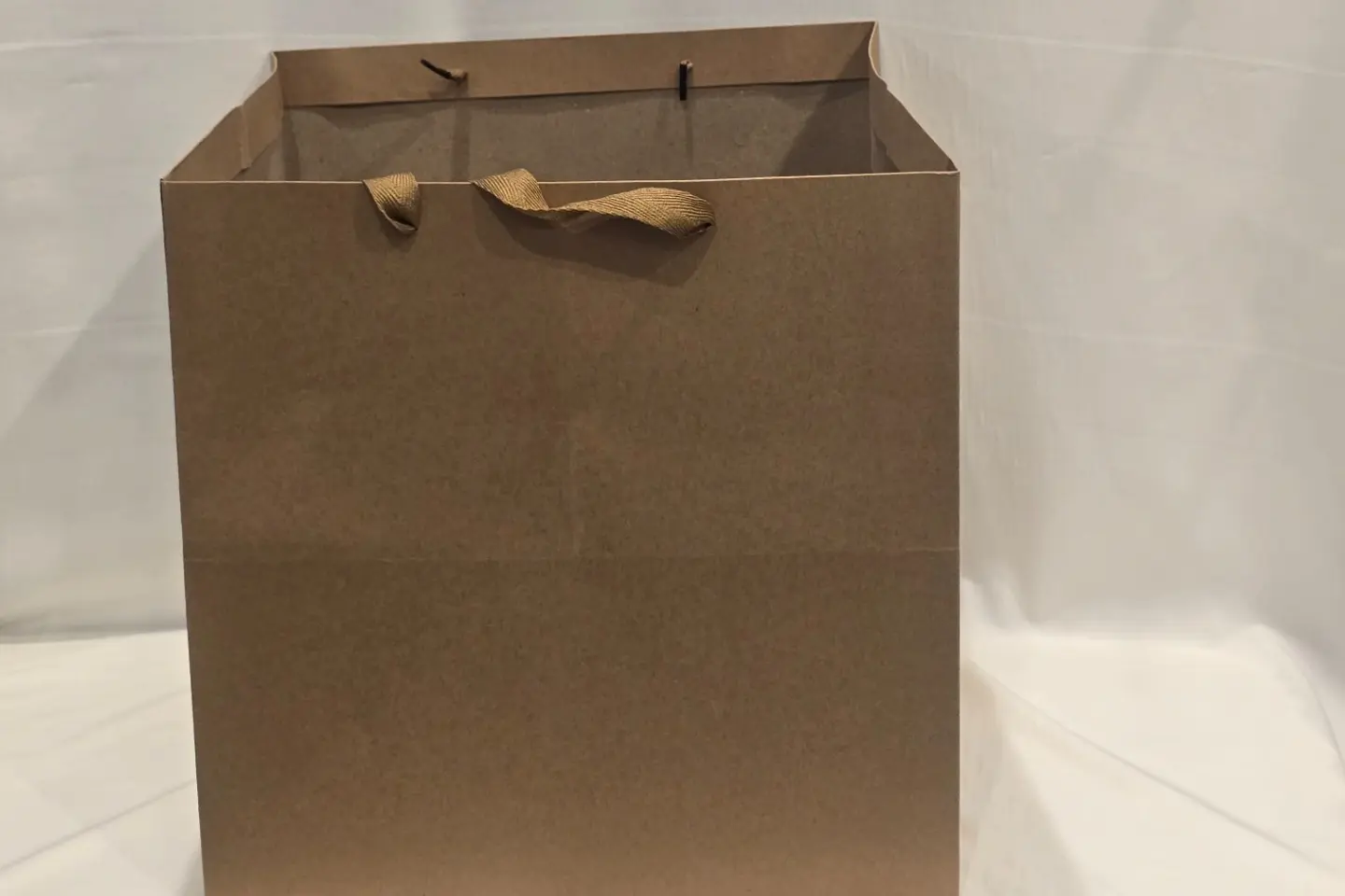 ٣٤ كيس هدايا