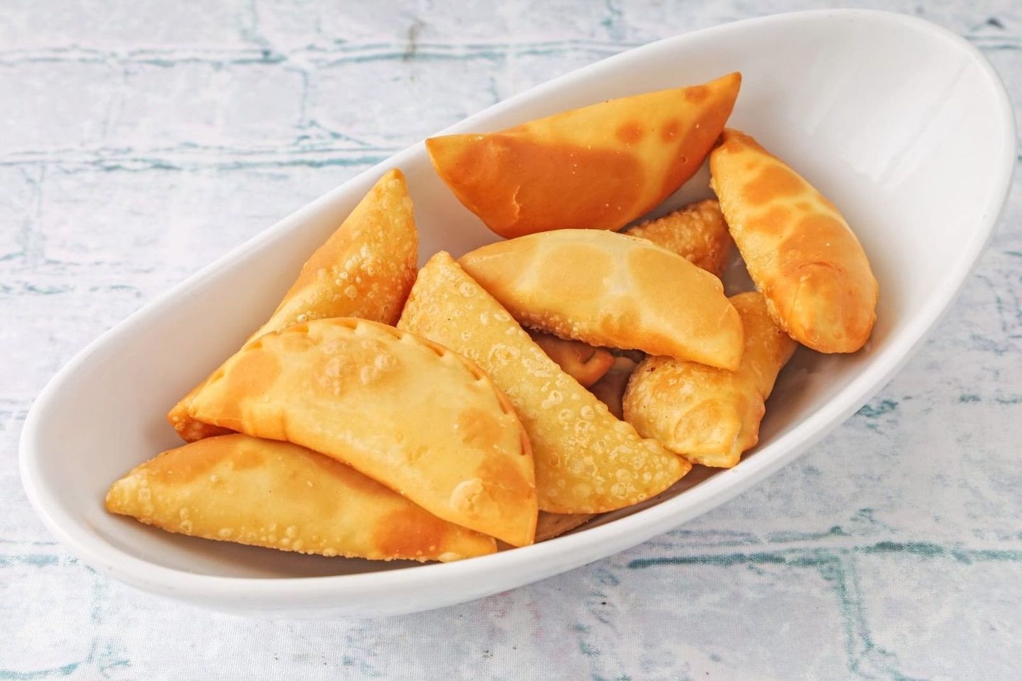 Samosa With White Cheese And Mint