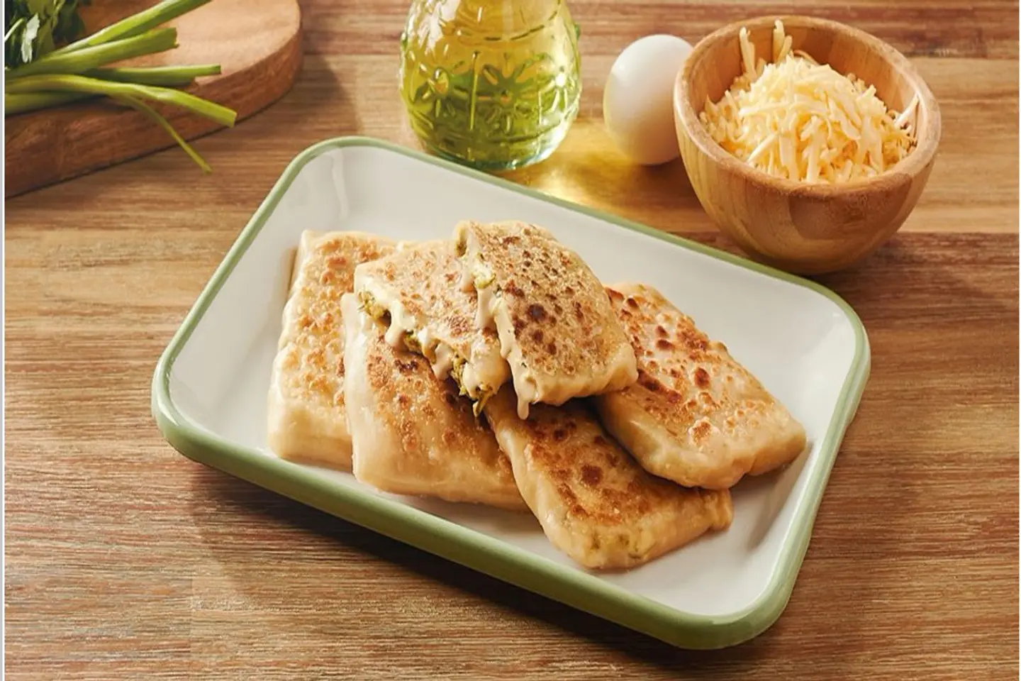 مطبق ثلاث أجبان