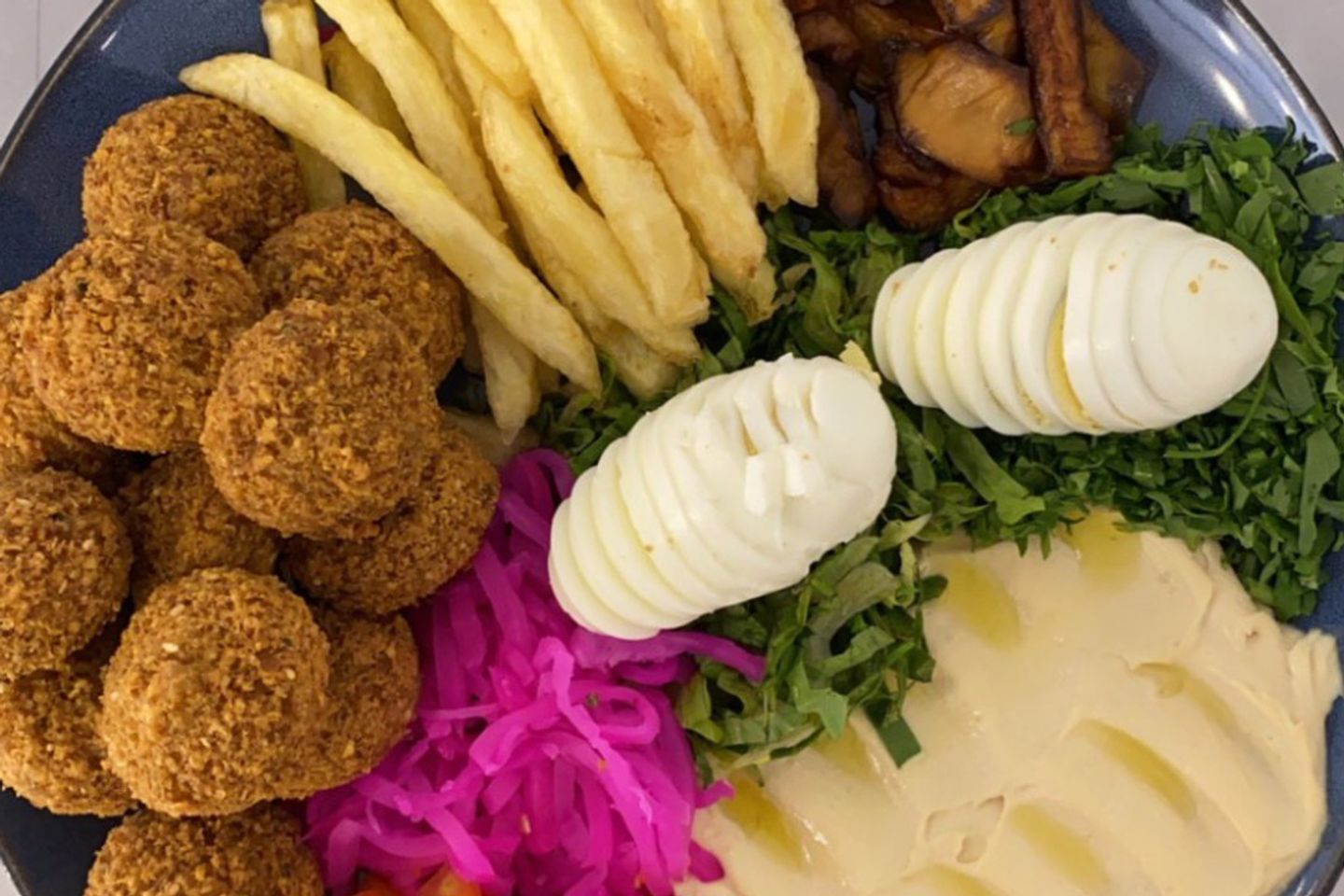 صحن فلافل مشكل صغير