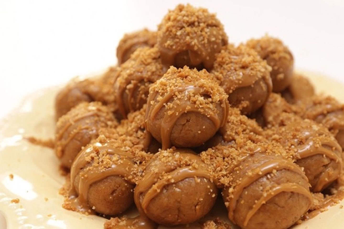 Lotus Balls Dessert