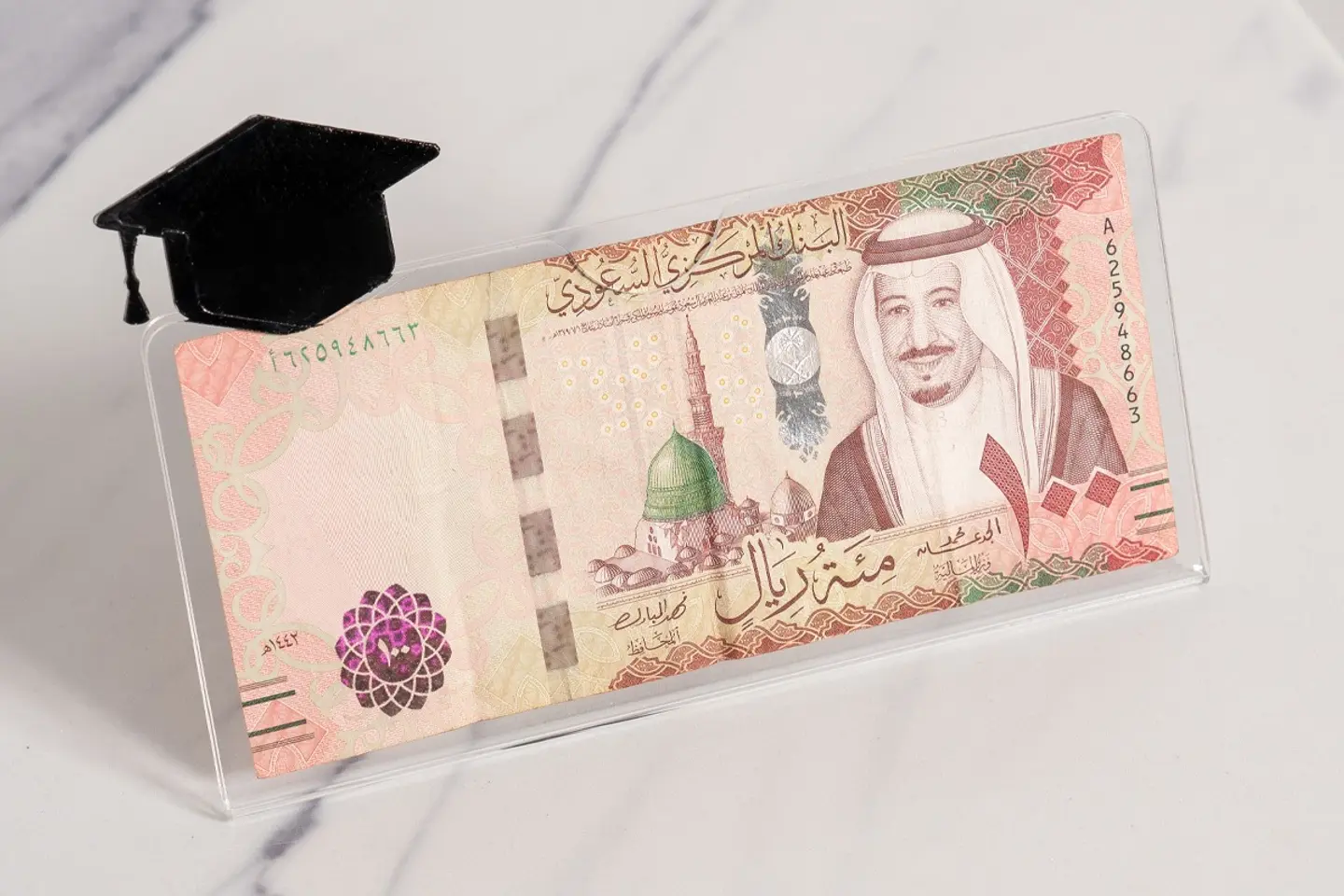 ظرف أكريلك قبعة تخرج