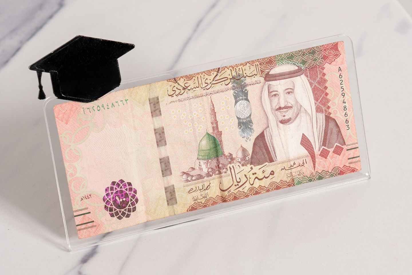ظرف أكريلك قبعة تخرج