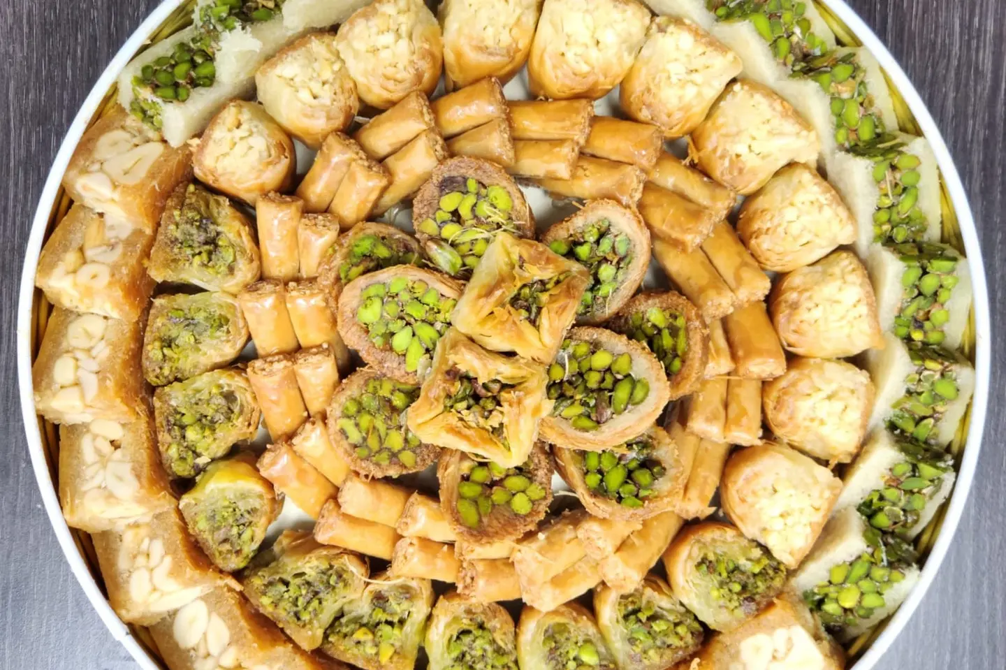 بقلاوة مشكل فاخرة - أ