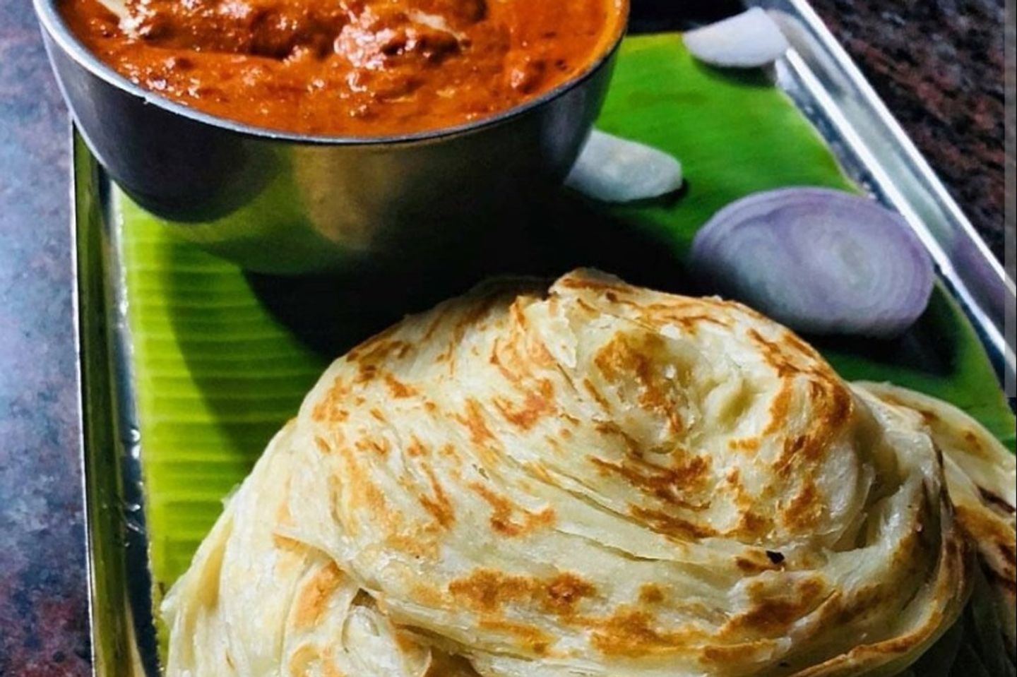 Chicken Curry With 4 Pcs Parrota - Small