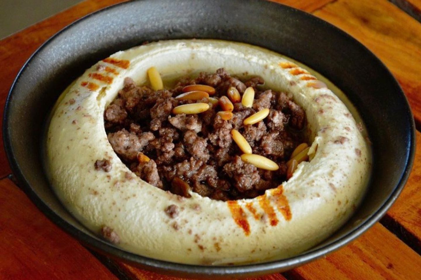 حمص باللحم