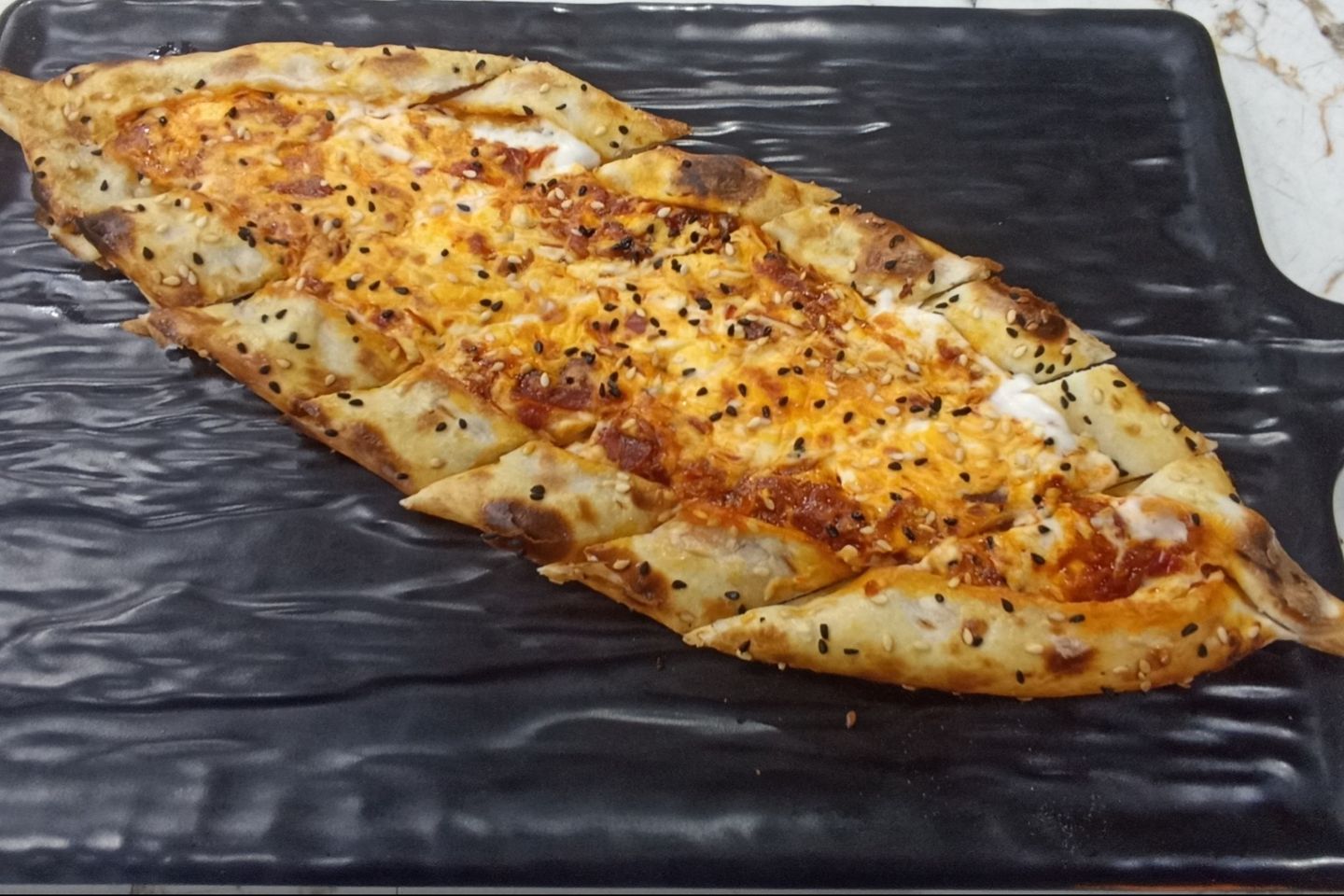 لبنه مع محمره