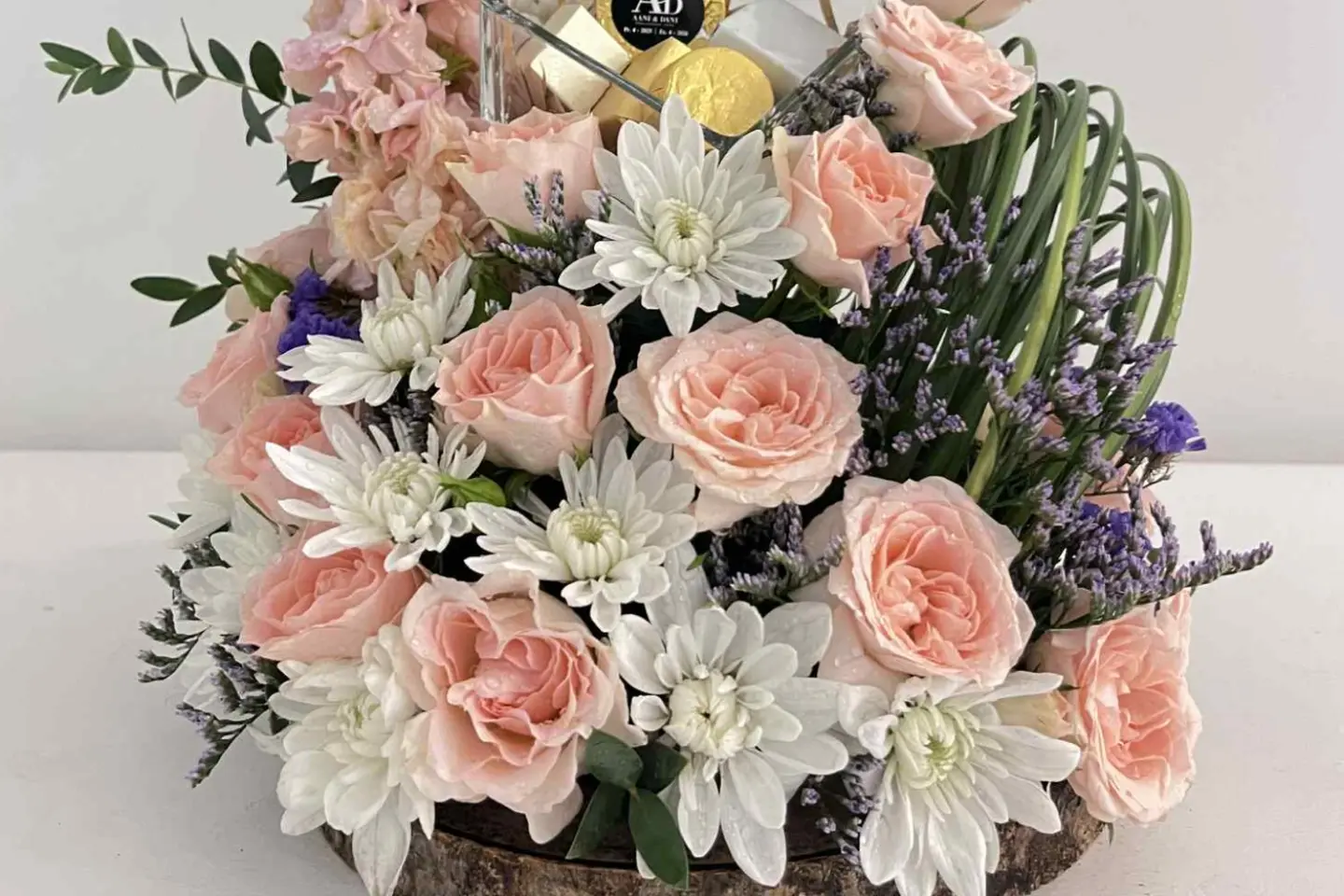 زهور مع شوكولاتة آني وداني