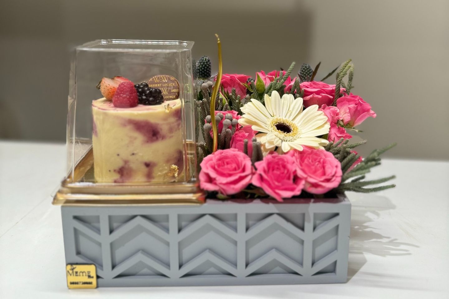 Cake With Natural Roses