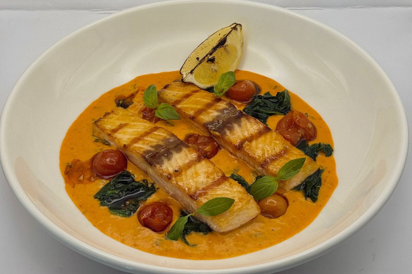 Grilled Salmon à La Toscane