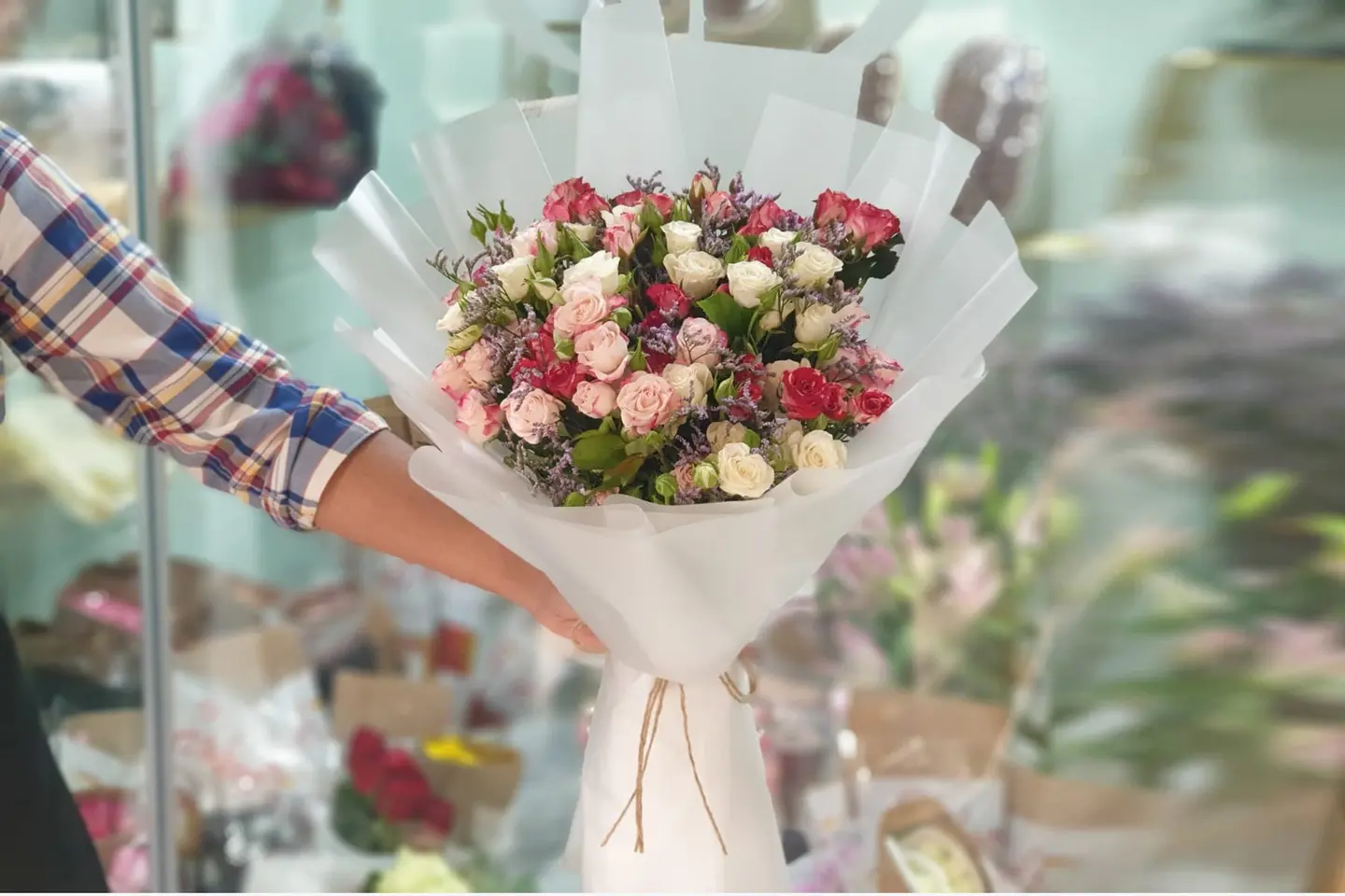 White Reflex And Fireworks Baby Rose Bouquet