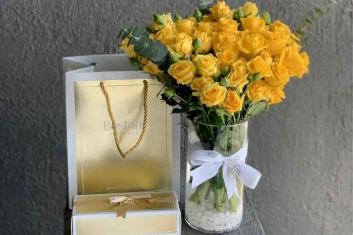 الفازه الصفرا مع بستاني