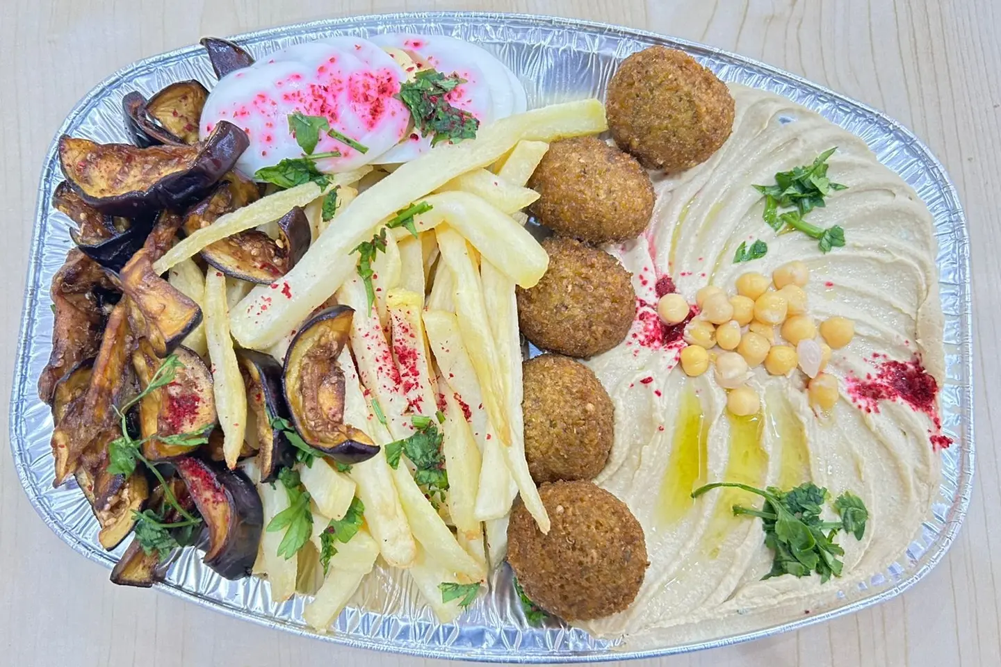 صحن مقالي مع الحمص