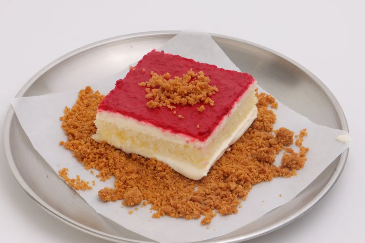 Red Berry Cake