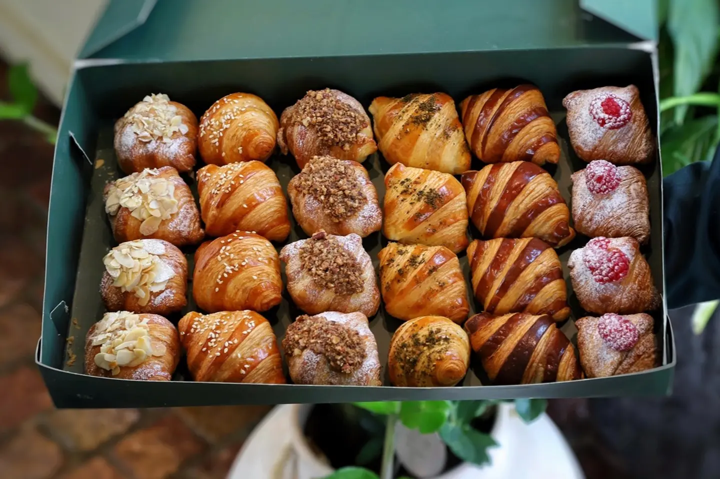 Mini Croissant Box L
