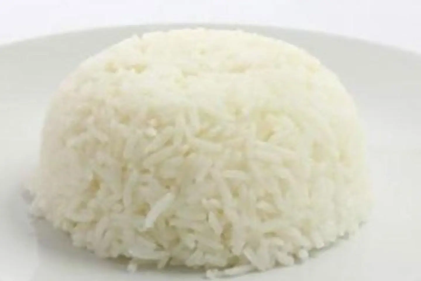 أرز مطهو على البخار