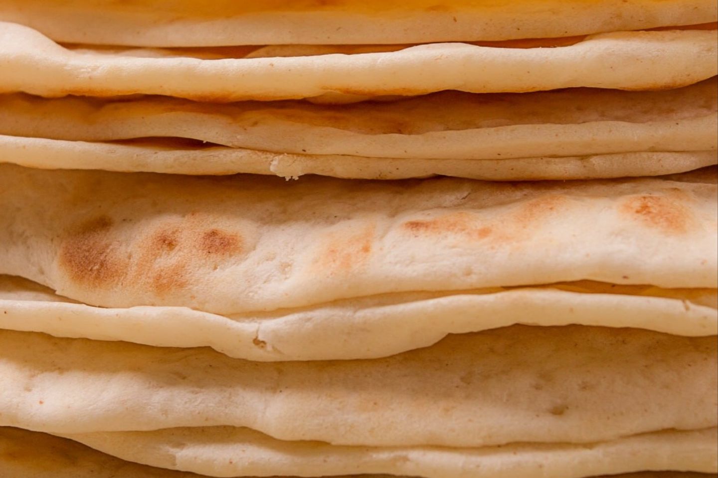 فطير مفرزن غير مطبوخ