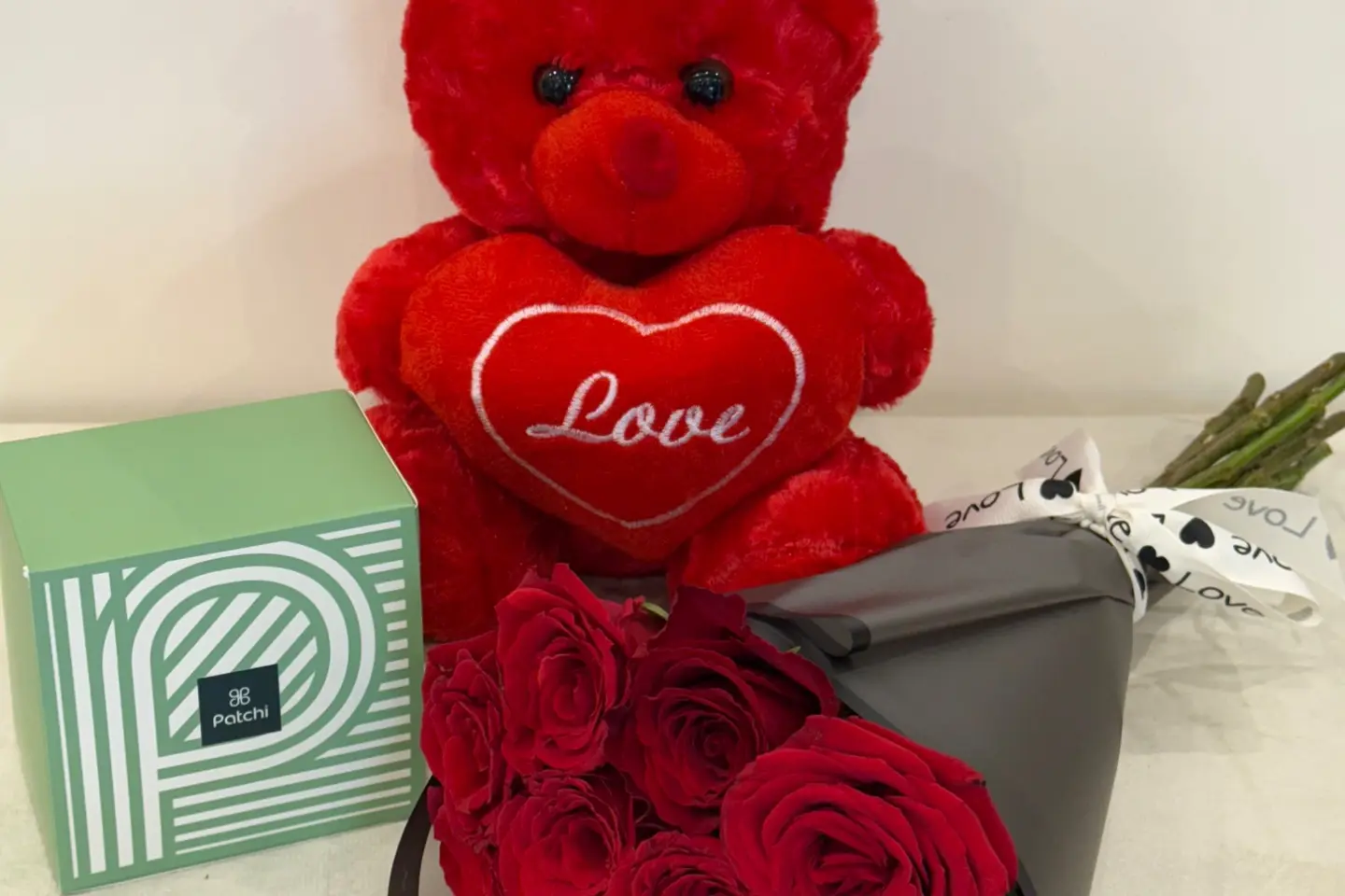 دبدوب مع باتشي مع بوكيه احمر