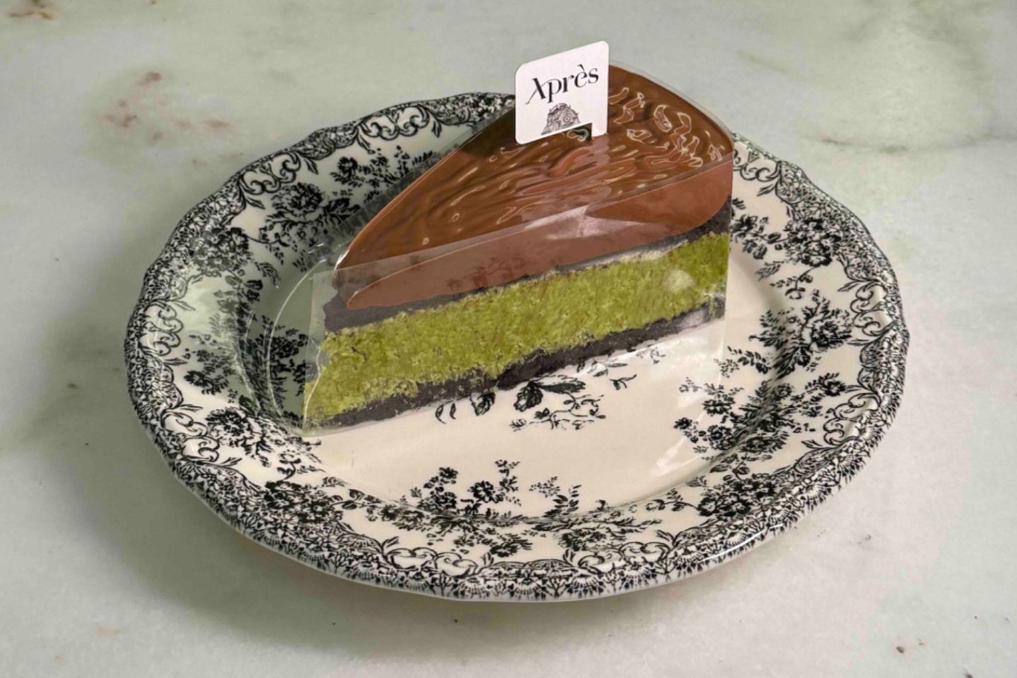 Chocolate Cake With Kunafah