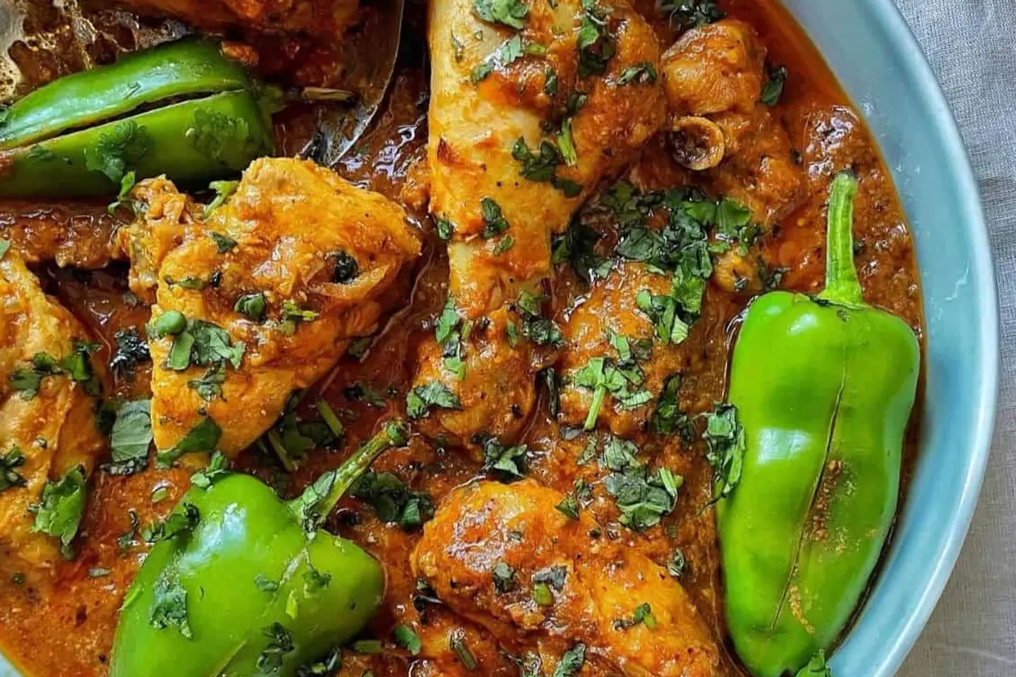 Achari Gravy Chicken Box With 4 Breads