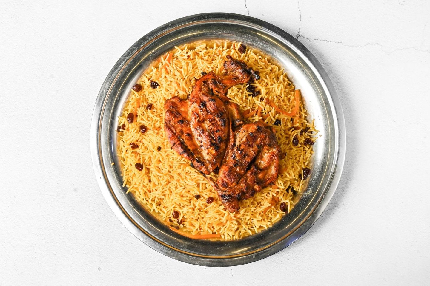 ربع دجاج على الفحم مع الأرز