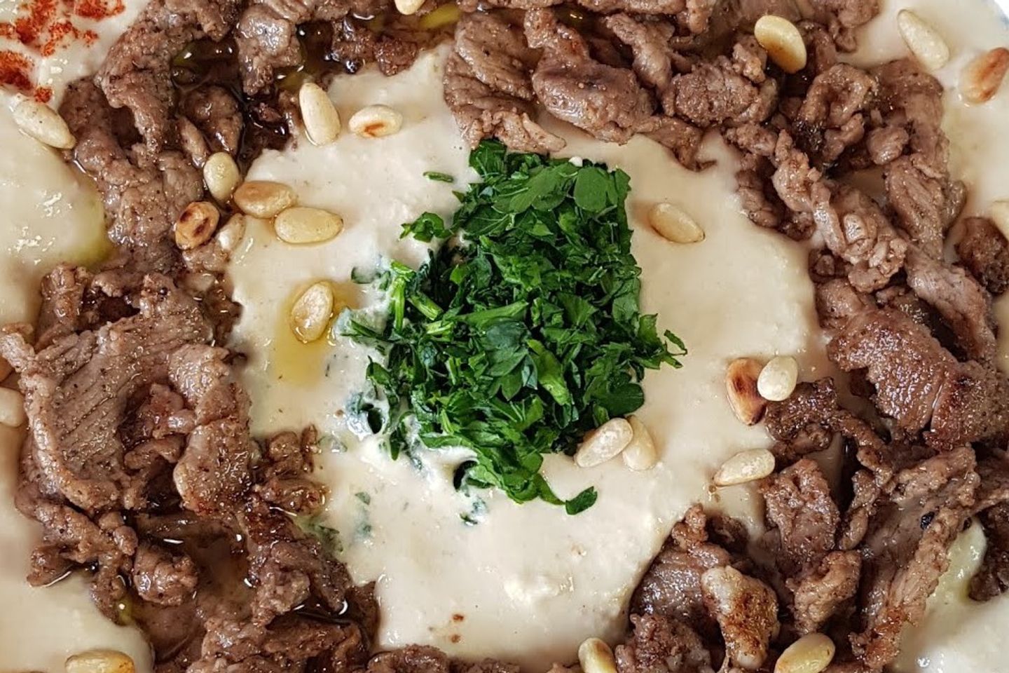 حمص مع شاورما دجاج