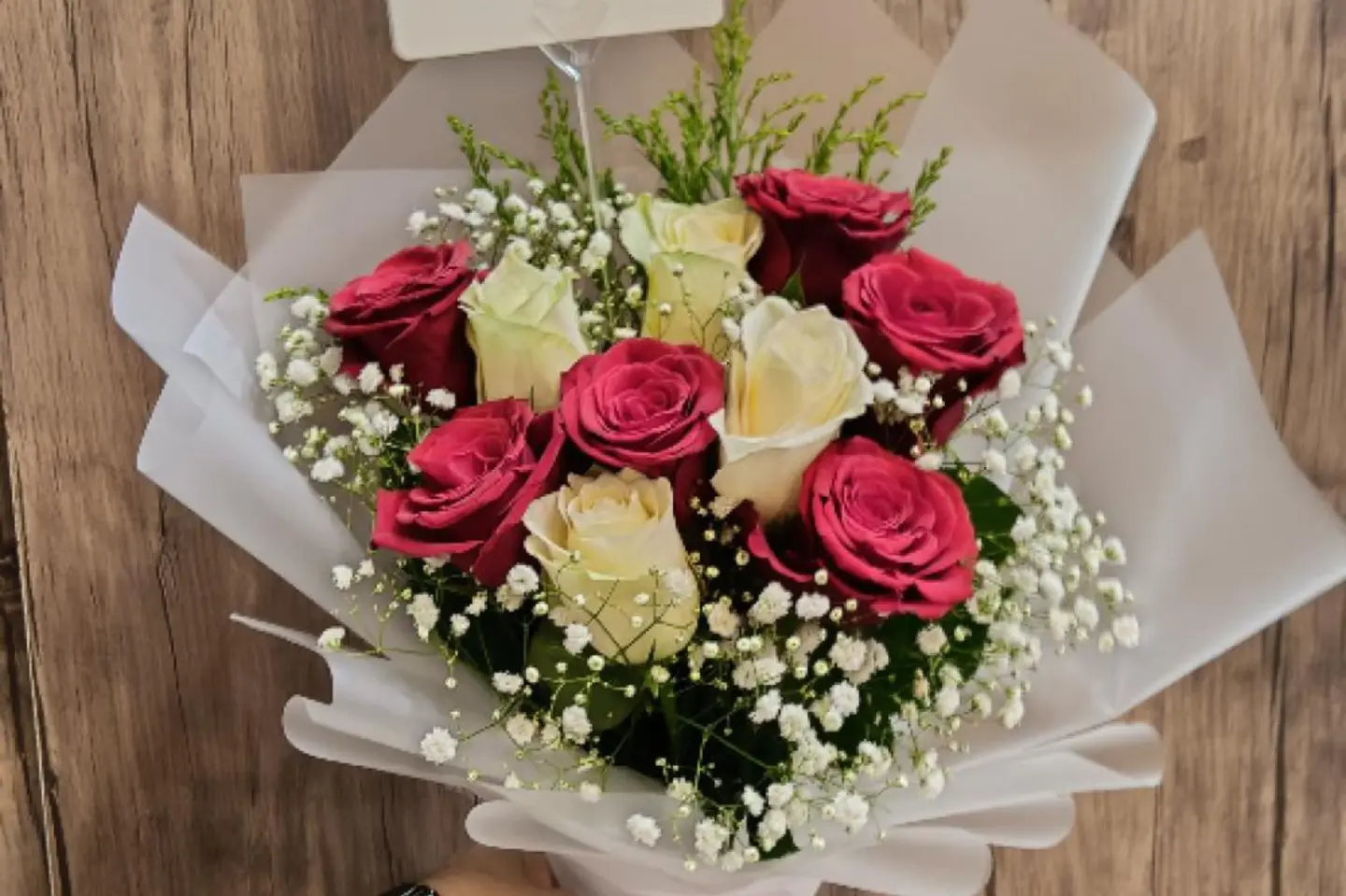 باقة اغصان الورود