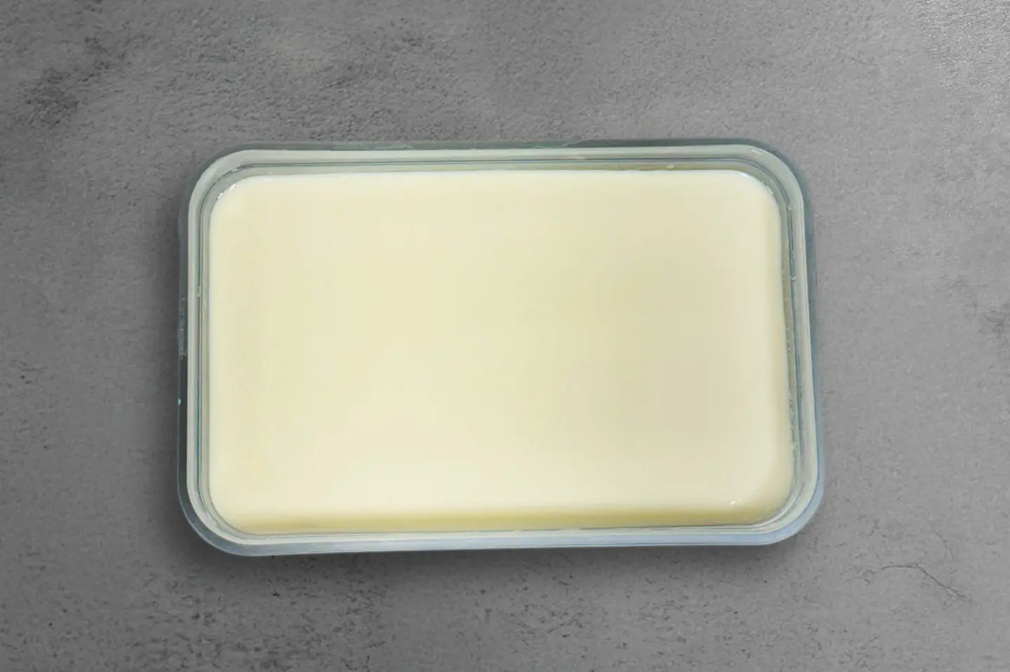 علبة زبادي حلوة
