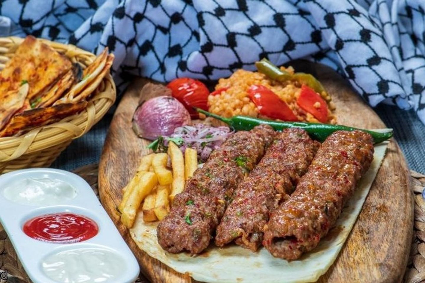كيلو كباب لحم مع بطاطس و أرز