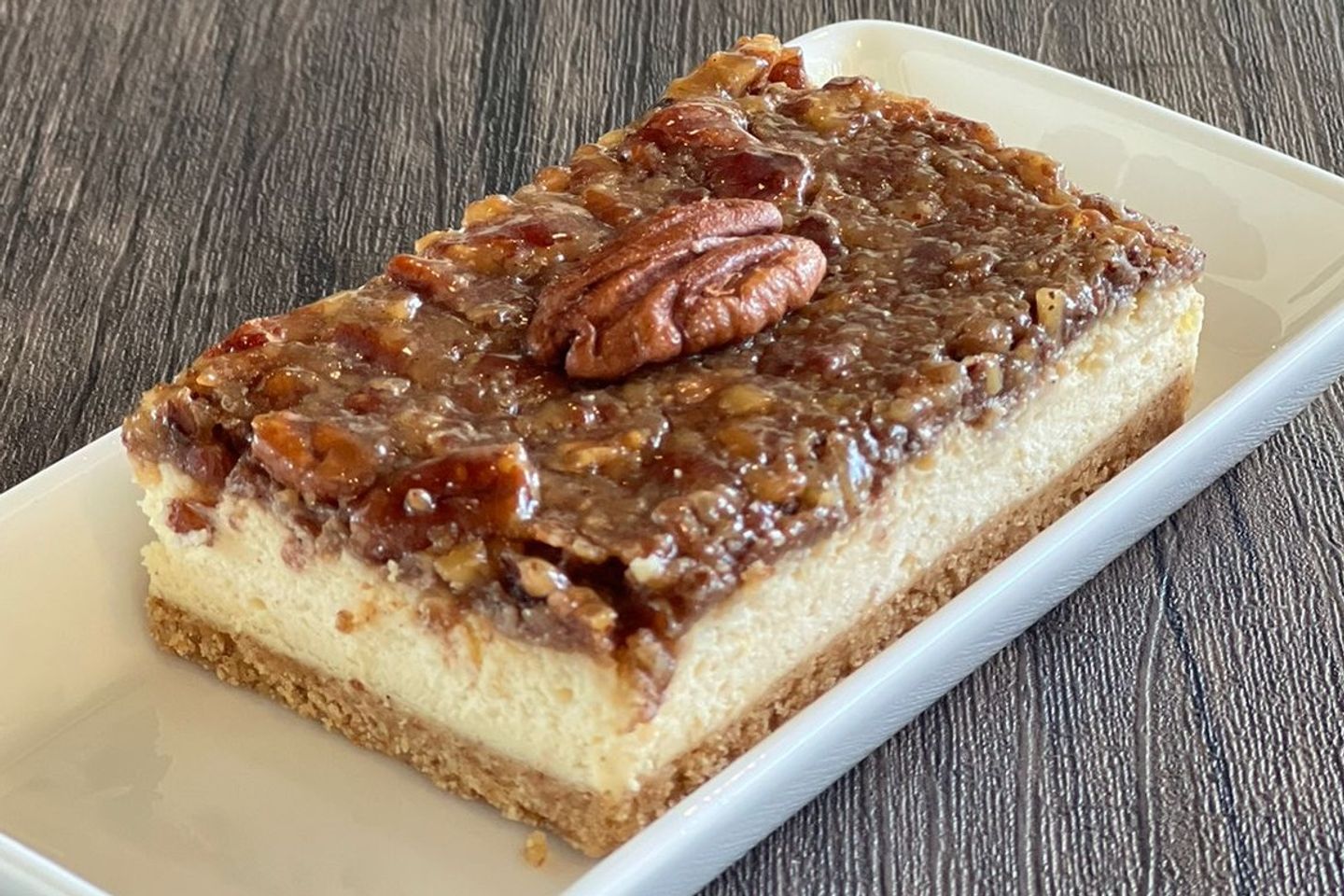 شيزكيك بيكان مربع