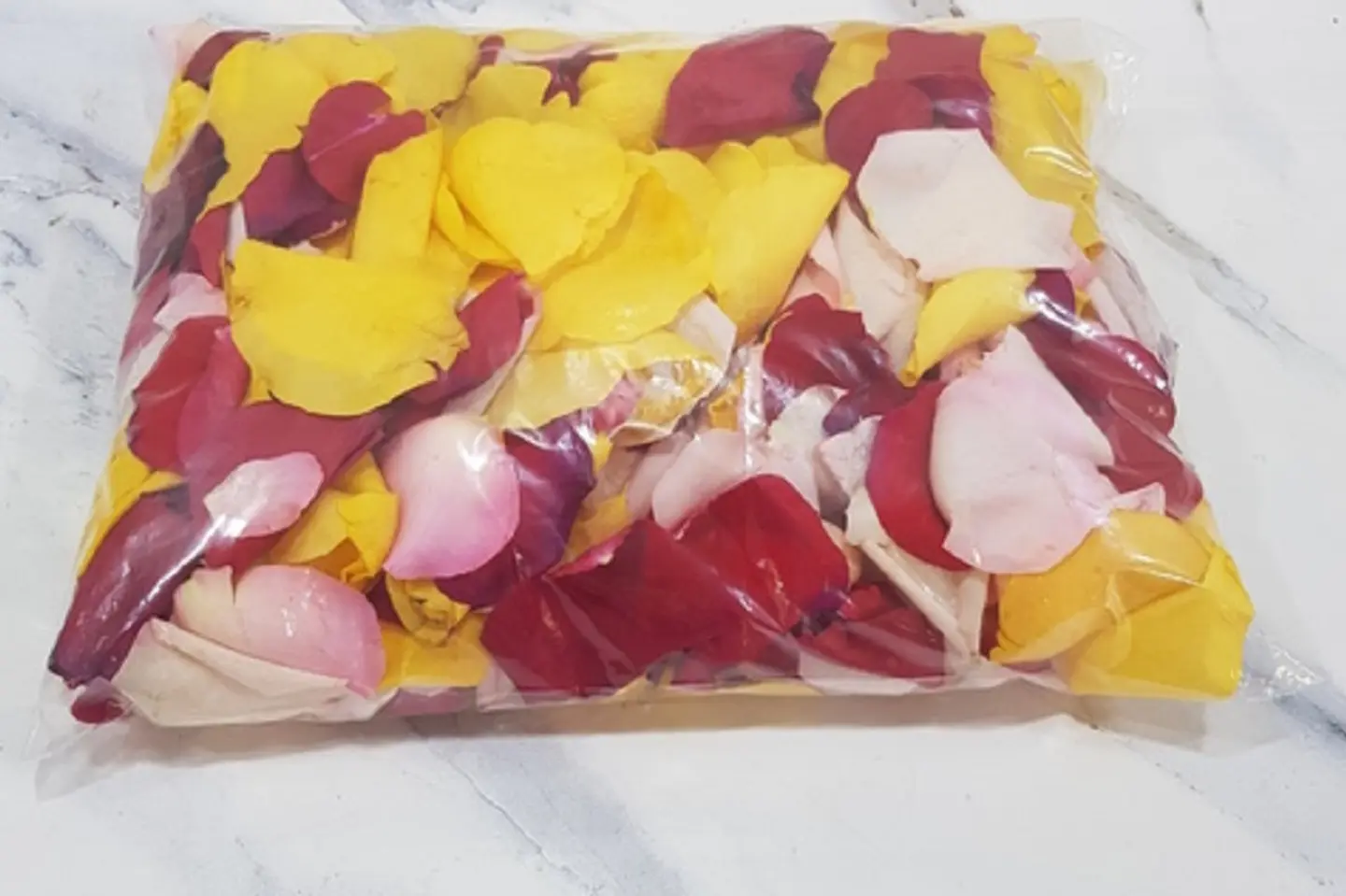ورد طبيعي منثور منوع